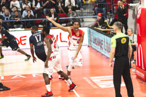 Une première mi-temps fatale (71-74)